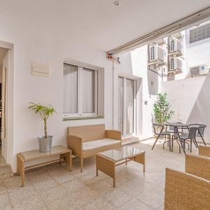 Appartement à 3 Chambres à Coucher