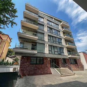 Uphome Suites