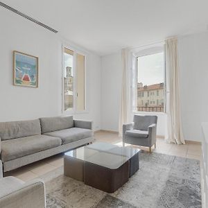Appartement à 4 Chambres à Coucher