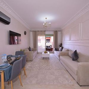Appartement à 2 Chambres à Coucher