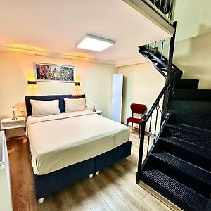 Studio Duplex Lit Queen-Size