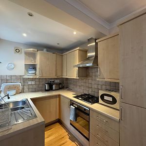 Bright 2 Bedroom Flat In Central London
