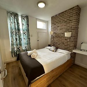 Clerkenwell Apartments By Dc London Rooms