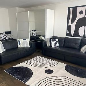 Executive Suite Ac & Free Parking