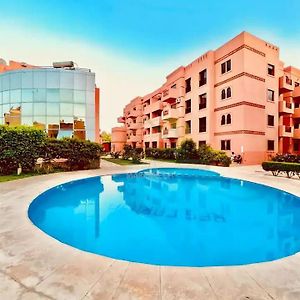 Family Illuminated Apartment With Pool