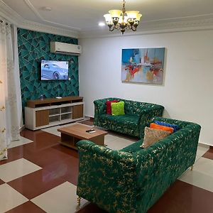 Appartement à 2 Chambres à Coucher