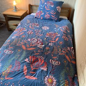 Chambre 4 Avec Un Lit Simple