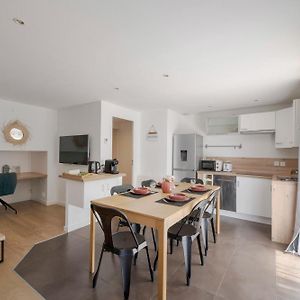 Appartement à 2 Chambres à Coucher