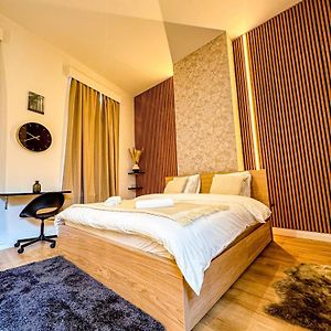 Appartement à 3 Chambres à Coucher