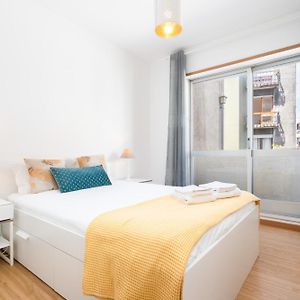 Renovated 3Br Apt Near City Hotspots With Great Value