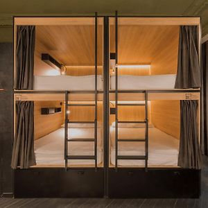Globe Runner Hostel