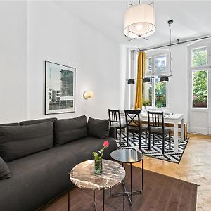 Holiday 33 Apartments Efg Schoenhauser Allee Mit Balkon