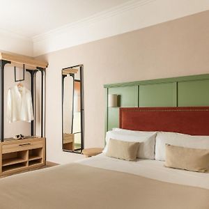 The Honest Hotel & Apartments
