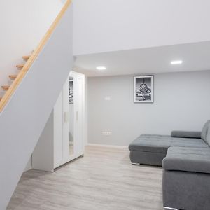 Standard Gallery