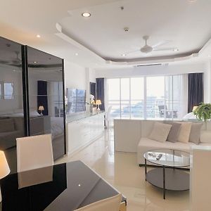 Beautiful Sea View Beach Front Condo