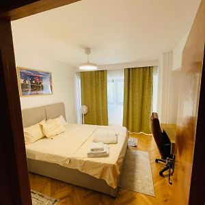 Appartement à 2 Chambres à Coucher