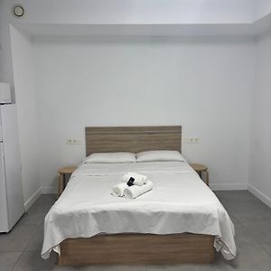 Apartamento 4 A 10 Min Caminando De La Estacion De Bus Y Tren Maria Zambrano