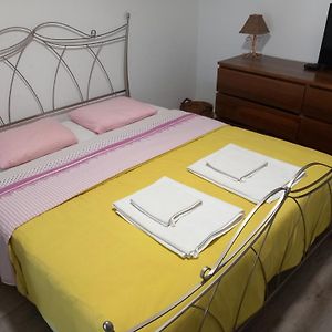 Alvito Guest House - Comfortable Room With Private Bathroom