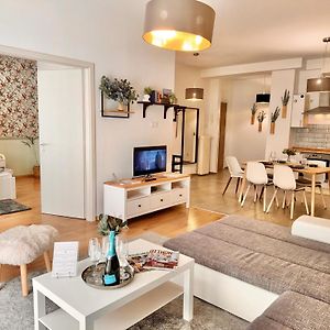 Victoria'S Danube View Residence