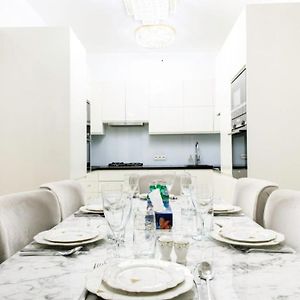 Le David City Apartments 1020