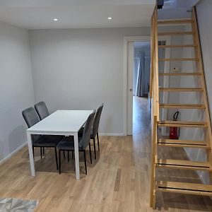 Appartement à 2 Chambres à Coucher