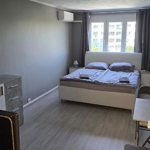 Appartement à 2 Chambres à Coucher