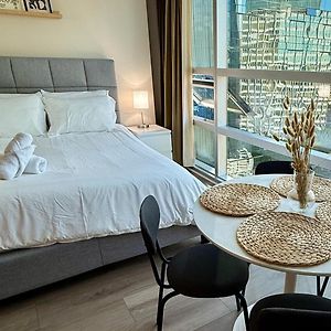 Stunning Skyline Views In A Cozy And Stylish Abode