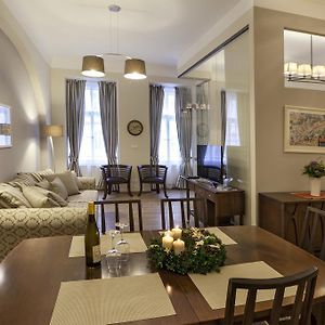 Igor And David Apartments