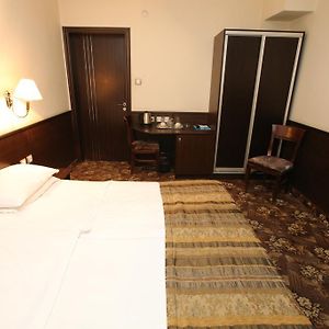 Suite à 2 Chambres à Coucher Lit King-Size
