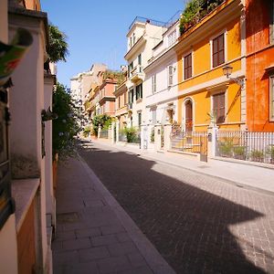 Red Flat In Rome