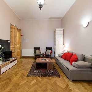 Appartement à 5 Chambres à Coucher