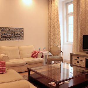 Appartement à 3 Chambres à Coucher