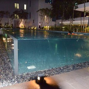 Summer Suites Studios