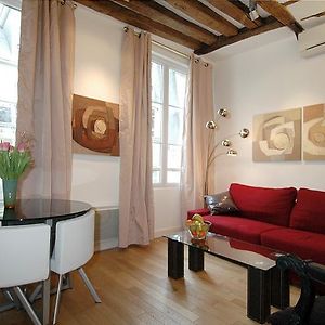 Holidaysinparis-Bourg Tibourg II