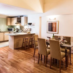 Appartement de Luxe à 2 Chambres à Coucher