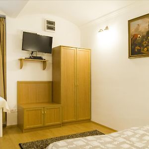 Authentic Grand Boulevard