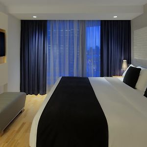 Chambre Lit King-Size avec Accès aux Personnes Handicapées
