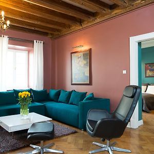 Appartement à 3 Chambres à Coucher