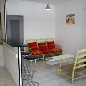 Appartement à 2 Chambres à Coucher