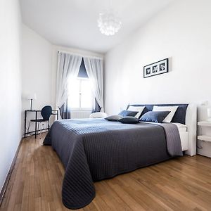 Modern Apartment Riegrovy Sady