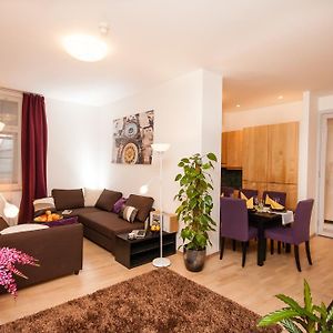 Appartement à 3 Chambres à Coucher