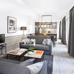 Appartement à 3 Chambres à Coucher