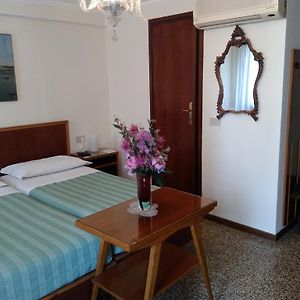 Chambre Triple de Base