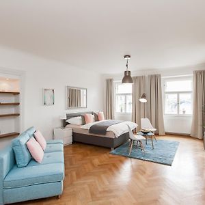 Appartement à 2 Chambres à Coucher