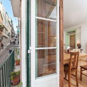 Appartement à 2 Chambres à Coucher au Premier Étage