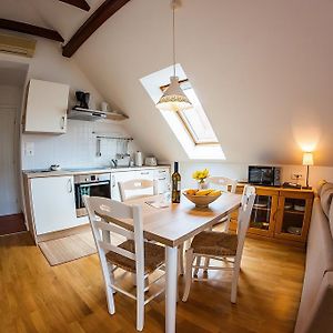 Appartement à 2 Chambres à Coucher