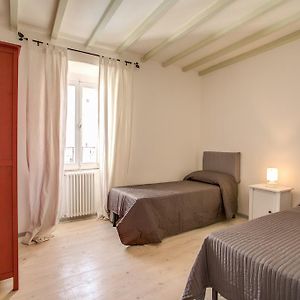 Appartement à 3 Chambres à Coucher