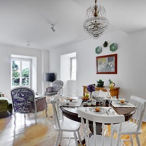 Appartement de Luxe à 2 Chambres à Coucher