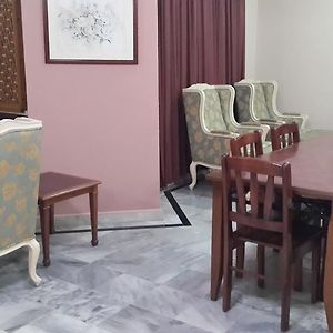 Appartement à 3 Chambres à Coucher