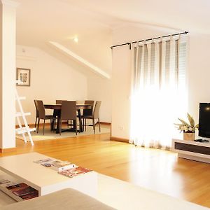 Appartement à 3 Chambres à Coucher